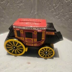 Vintage Wells Fargo Stagecoach Cast Iron Coin Bank No key
